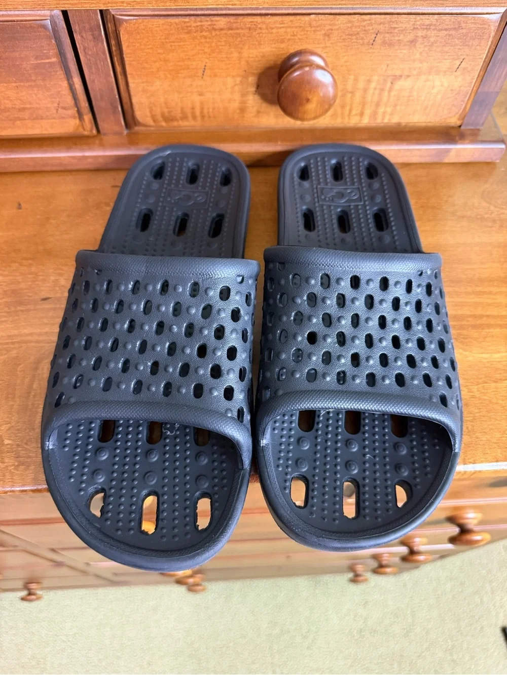 Aoowall men’s 12–13 water shoes pool dorm shower beach holes slides flip-flop